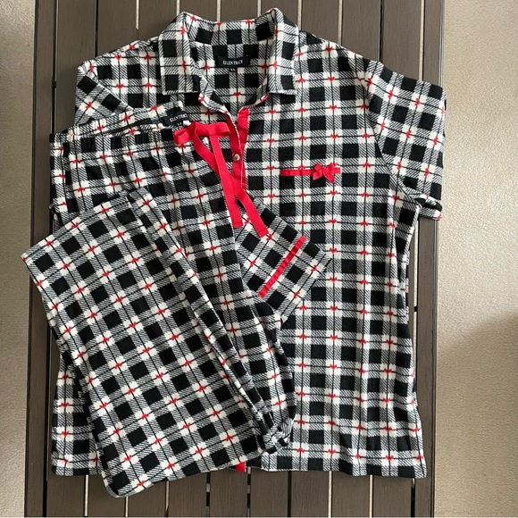 Ellen Tracy Other - ELLEN TRACY PLAID FLEECE LOUNGEWEAR PAJAMA SLEEP SET!!